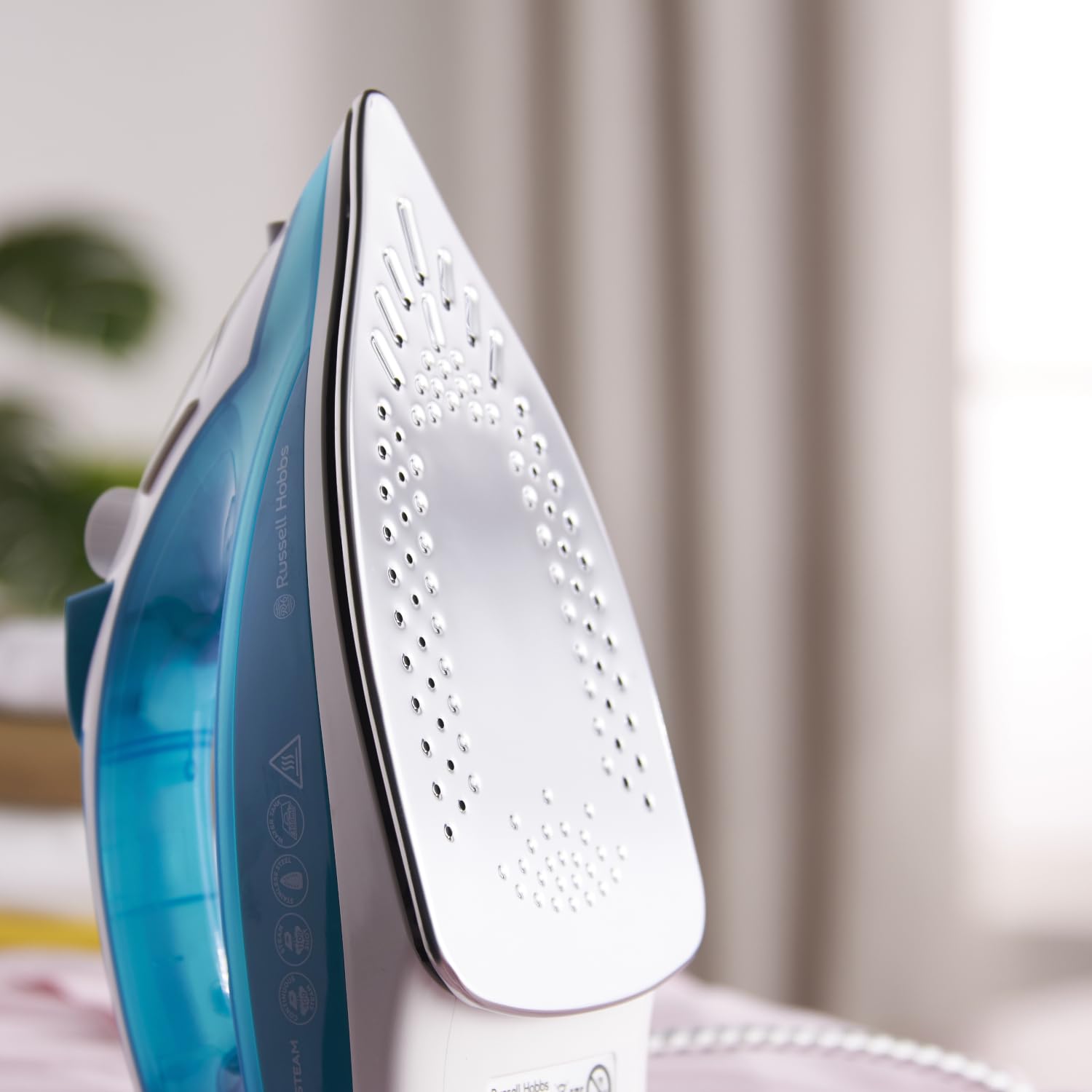 Russell Hobbs Supreme Steam Iron, Powerful vertical steam function, Non-stick stainless steel soleplate, Easy fill 300ml Water Tank, 110g Steam Shot, 40g Continuous steam, 2m Cord, 2400W, 23061 — view 6