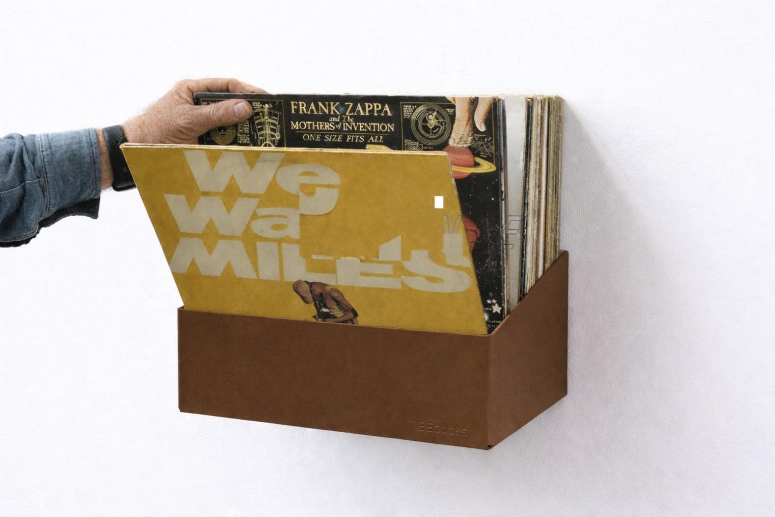 53117 WALL MOUNTED FLOATING MAGAZINE HOLDER / LP STORAGE RACK - BROWN-picture-13