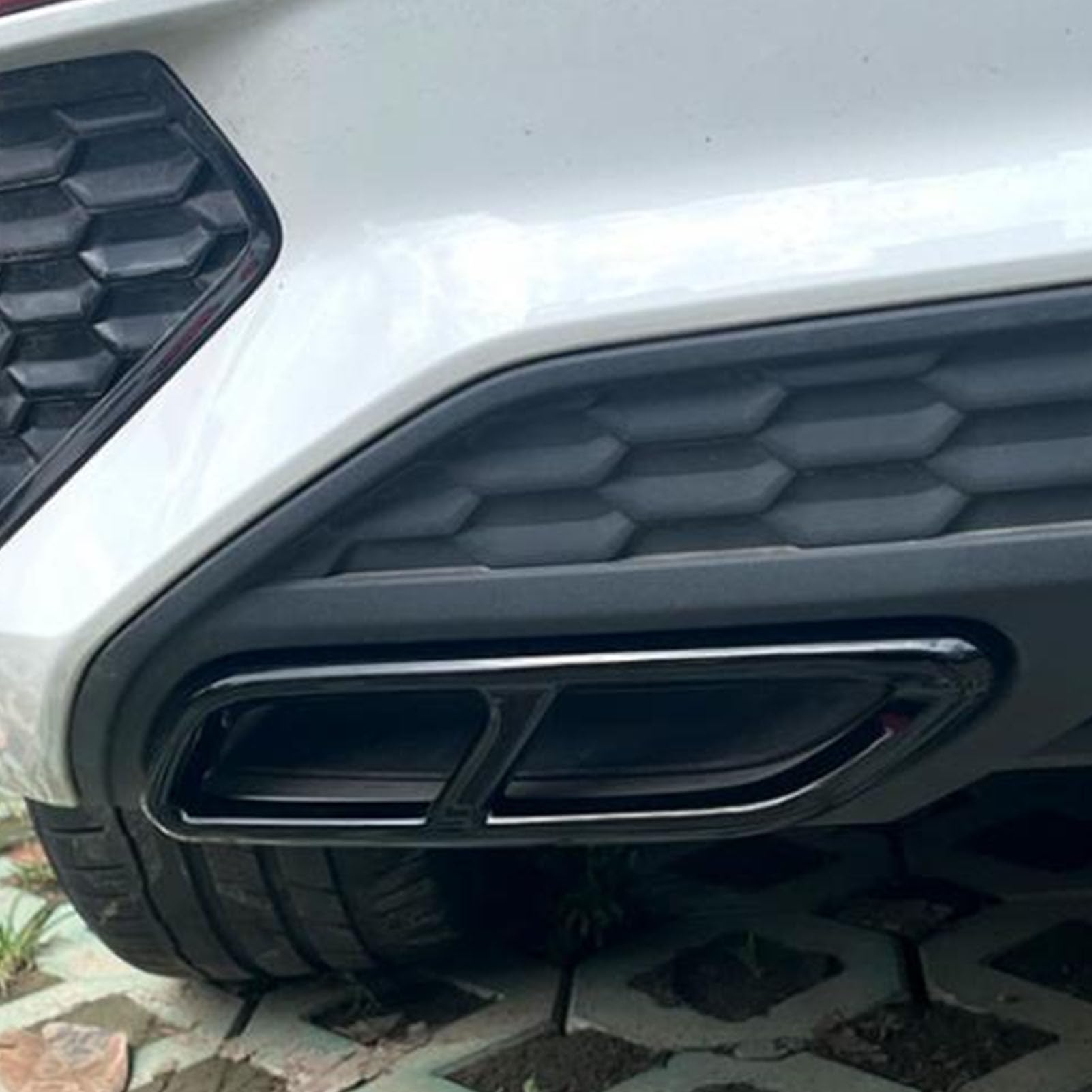 2 Pezzi di Copertura del Tubo di Scarico della Coda Dell'auto per 8Y Dal 2021 in Poi, Copertura del Tubo di Coda della Marmitta di Scarico Cornice Decorativa della Gola (nero