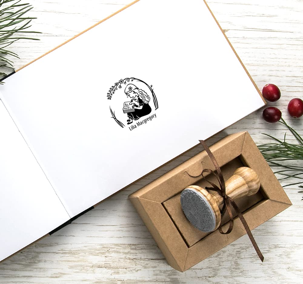 Ragazza e Cane Ex libris Timbro Personalizzato, Migliori Amici Lettura Estiva Sotto i Fiori, Legno Rotondo 40mm, Scatole Regalo