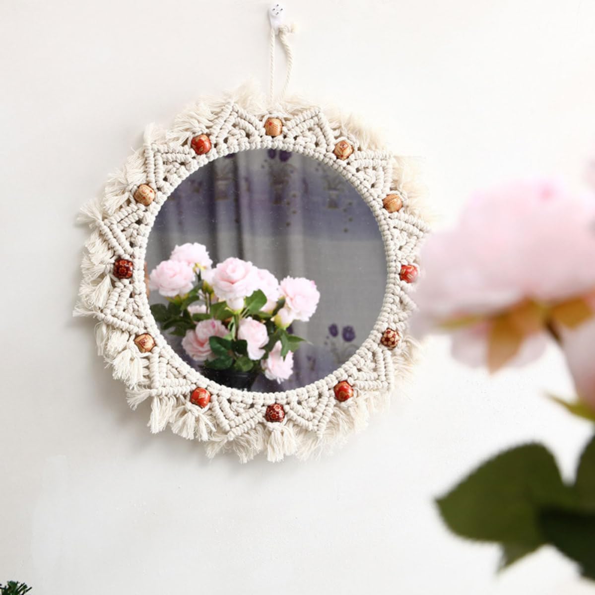 Dekorativer Hängespiegel mit Makramee Wandbehang aus Baumwolle und Glas Handgefertigter Spiegel im Tapisserie Design für Schlafzimmer und Büro Beige