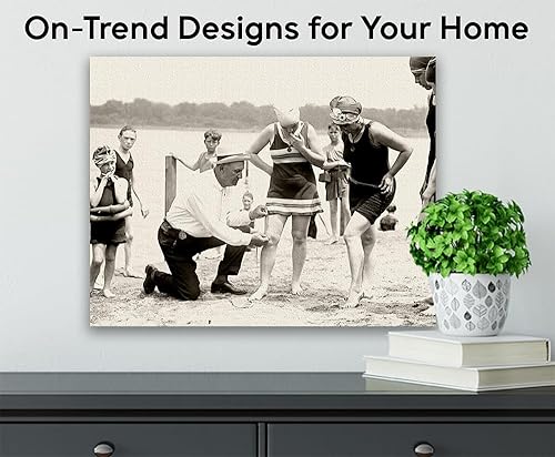 Miniatura 5 de Fotografía vintage de policía de traje de baño de 16 x 20 pulgadas, impresión sin marco, escena histórica de la playa de los años 20, divertida