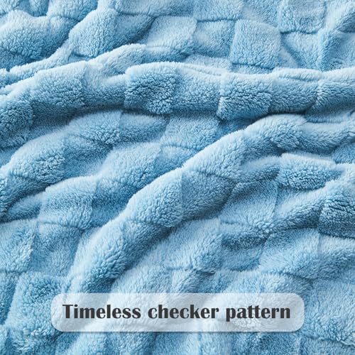 NEWCOSPLAY Super Soft Queen Blanket Blue Premium Silky Flannel Fleece 3D Checkered Lightweight Bed Blanket All Season Use (Blue Checkered, Queen(90"x90"))