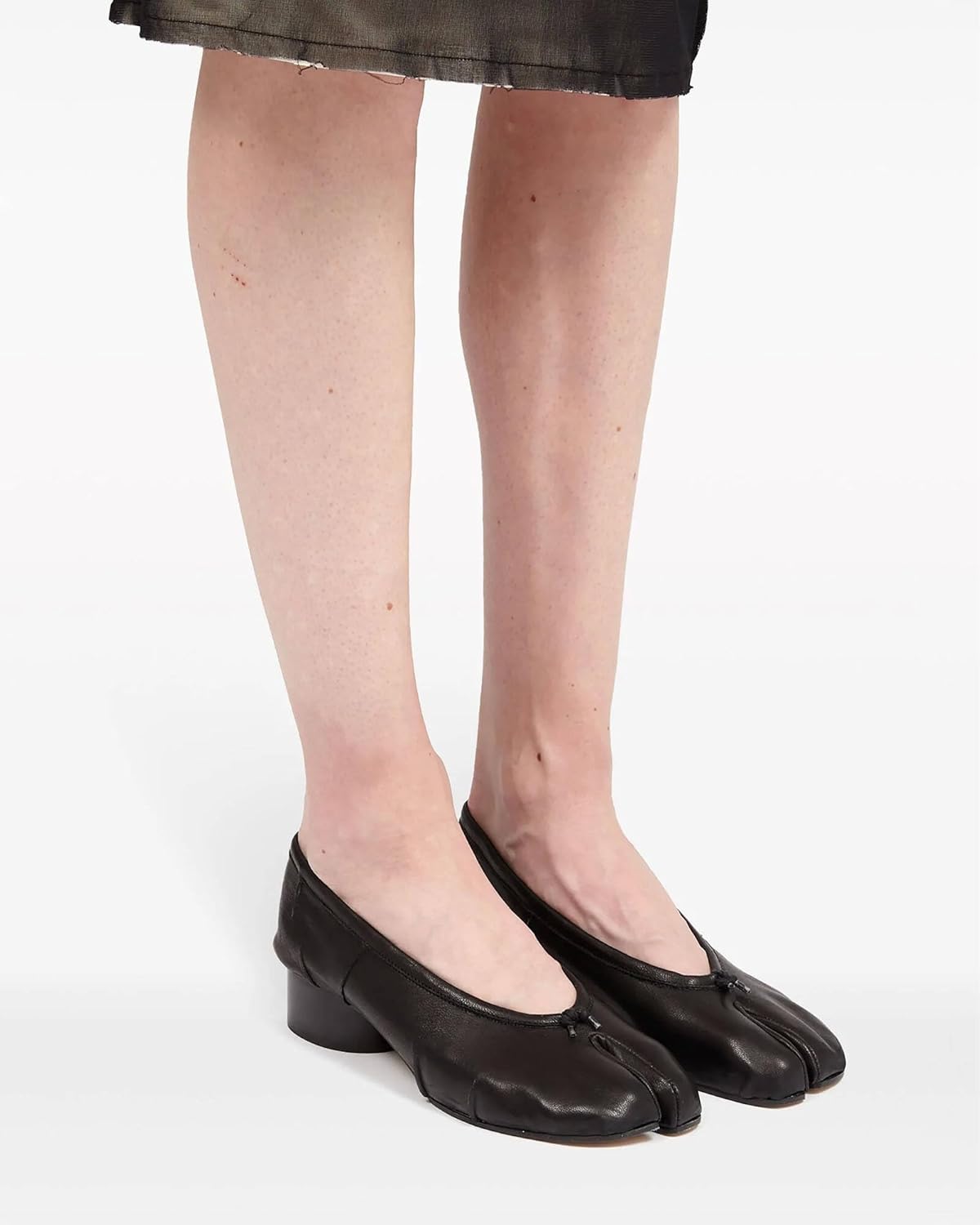 KOKOMOMO Black Split Toe Ballet Heels for Women Japanese Tabi Shoes Cylindrical Low Heels Pumps Chunky Block Heel Office Wedding Party Dress Shoes 1.2 INCH - Image 2