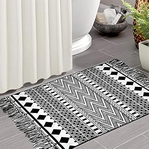 iOhouze Boho Bathroom Rug with Tassel, 2'x3', 100% Woven Black Geometric Rag Rug Fully Reversible, Cotton Machine Washable Boho Outdoor Rug for Kitchen Bedroom Living Room Laundry Entry Doorway Cover