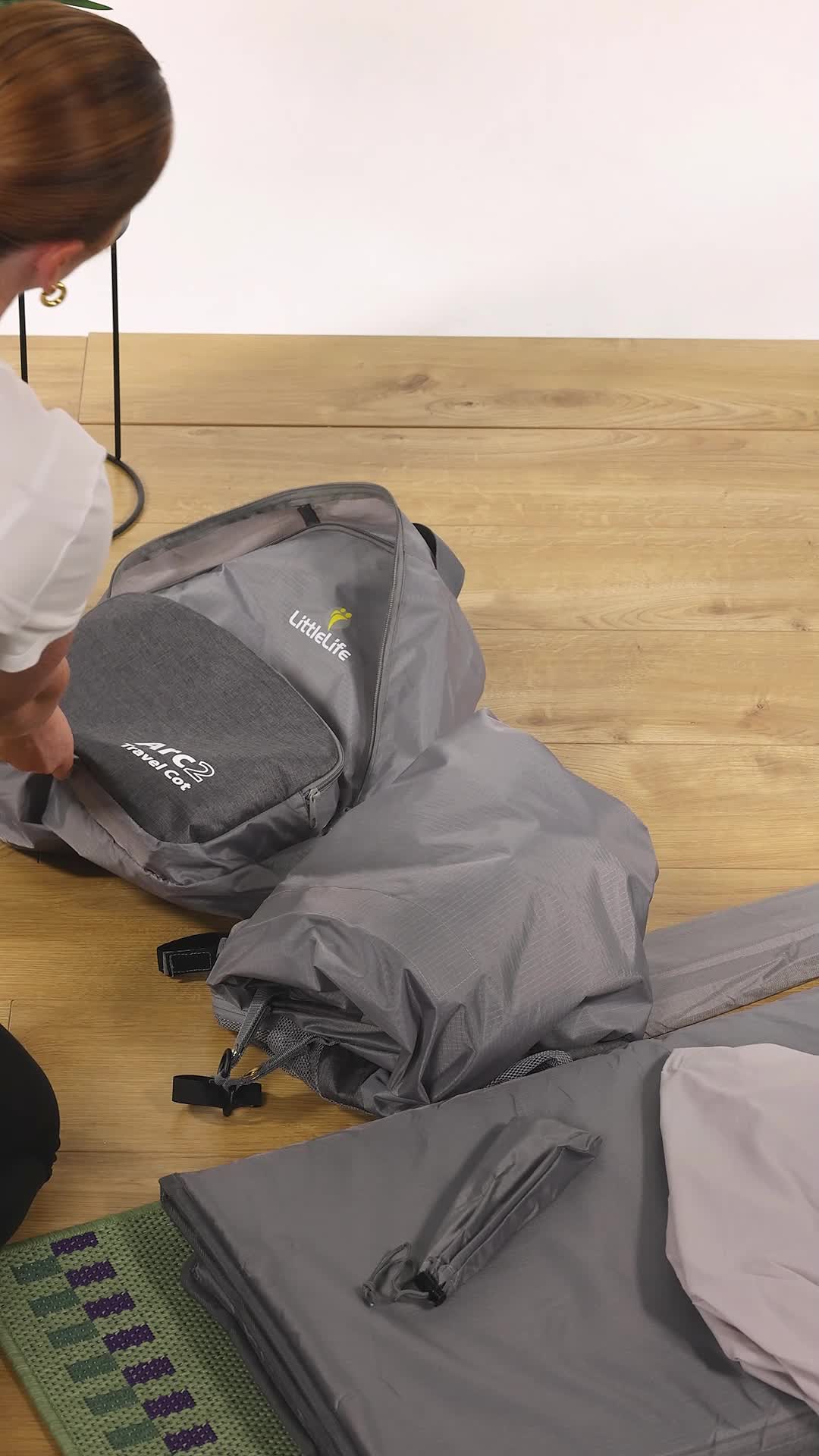 Lit De Voyage LittleLife Arc 2 Superlight Avec Matelas Et Sac - Gris, Ultra-léger Pour Bébé