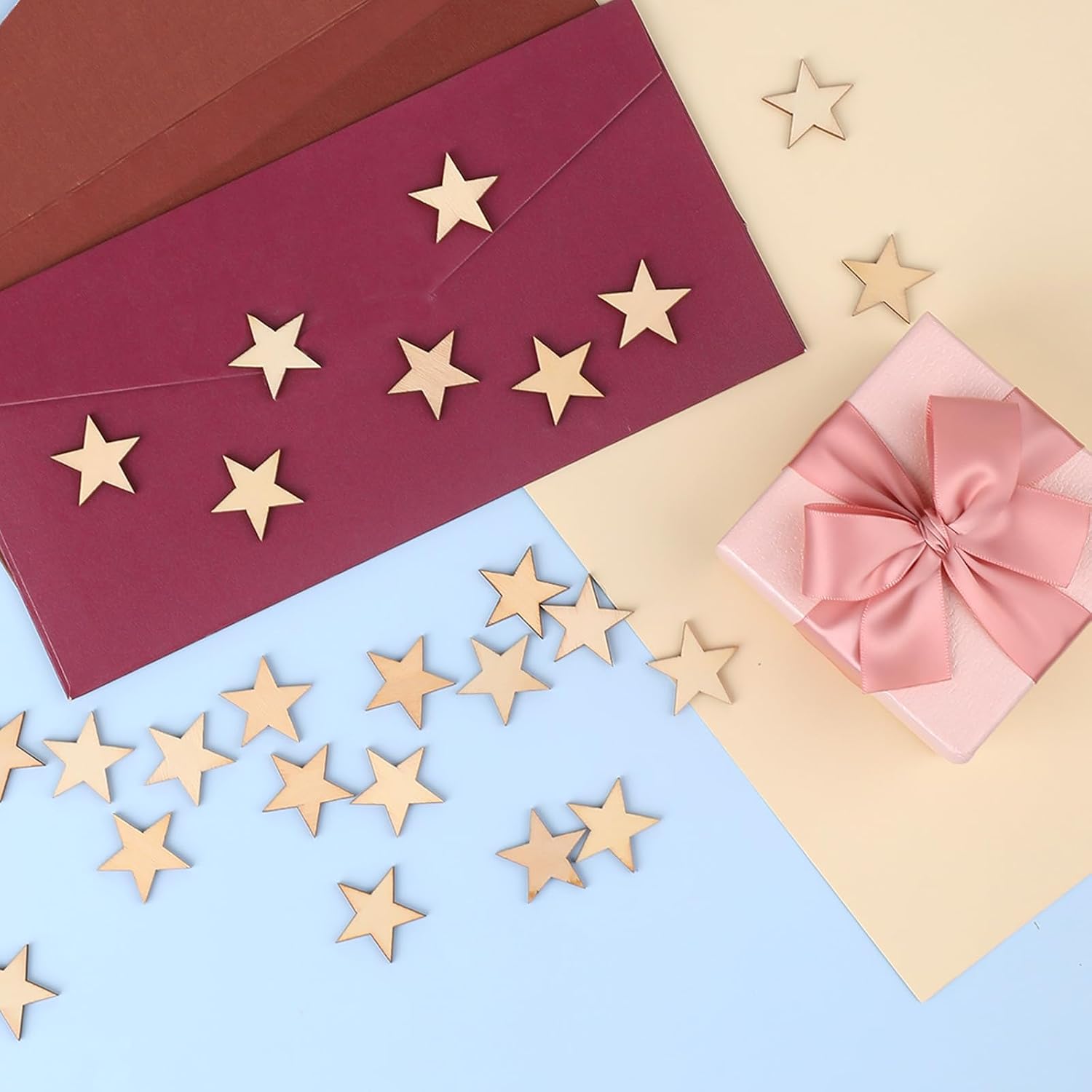 100 PCS 0.78 Inch Wood Stars Cutouts, Unfinished Wooden Stars Ornaments, Cutout Blank Wood Pieces Star for DIY Crafts Christmas Wedding Party Wooden Flags Making Table Scatter Decoration
