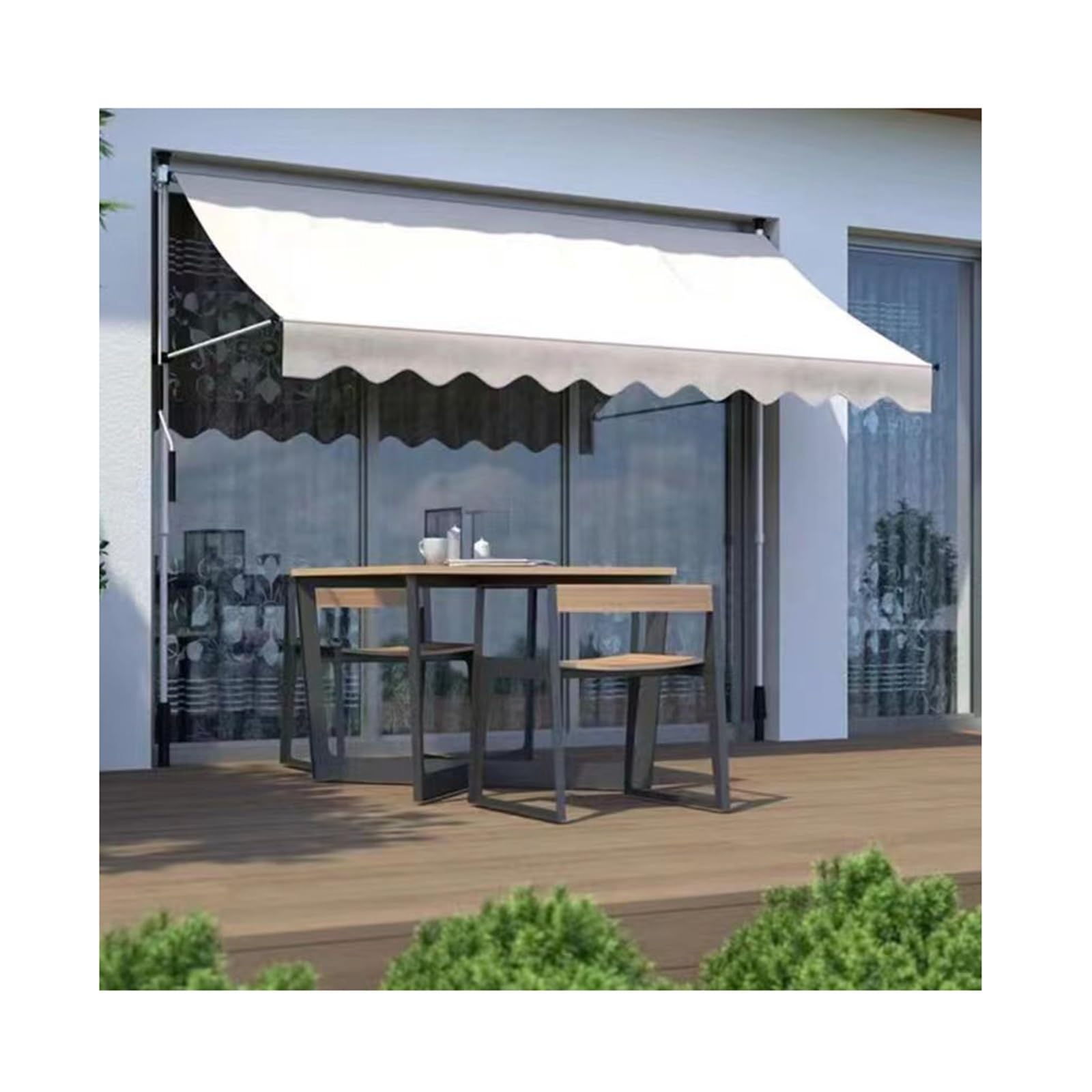 Store de terrasse rétractable pour ombrager une grande arrière-cour