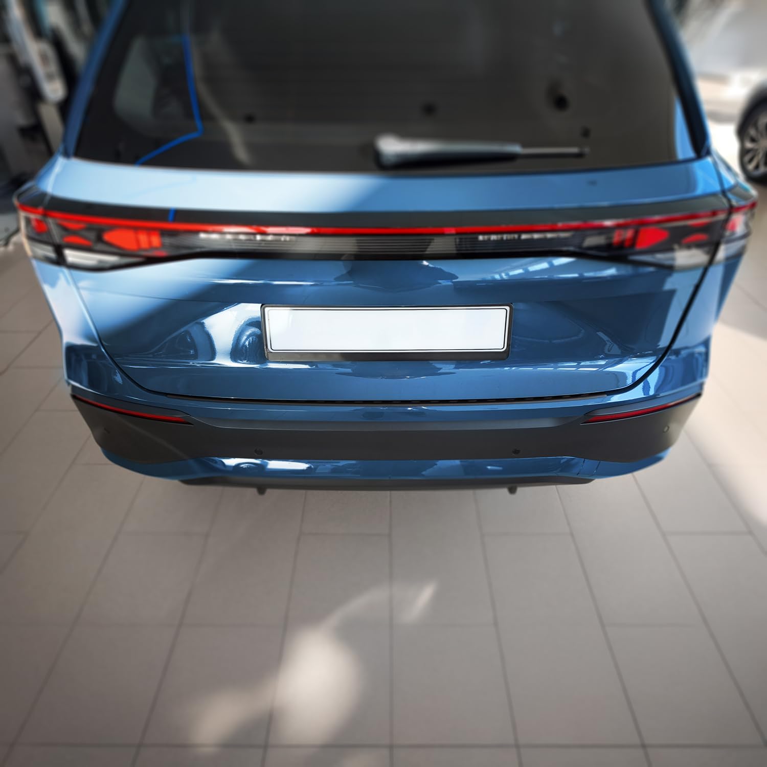 teileplus24 AL238 Aluminium Ladekantenschutz kompatibel mit Volkswagen Tayron 2024-