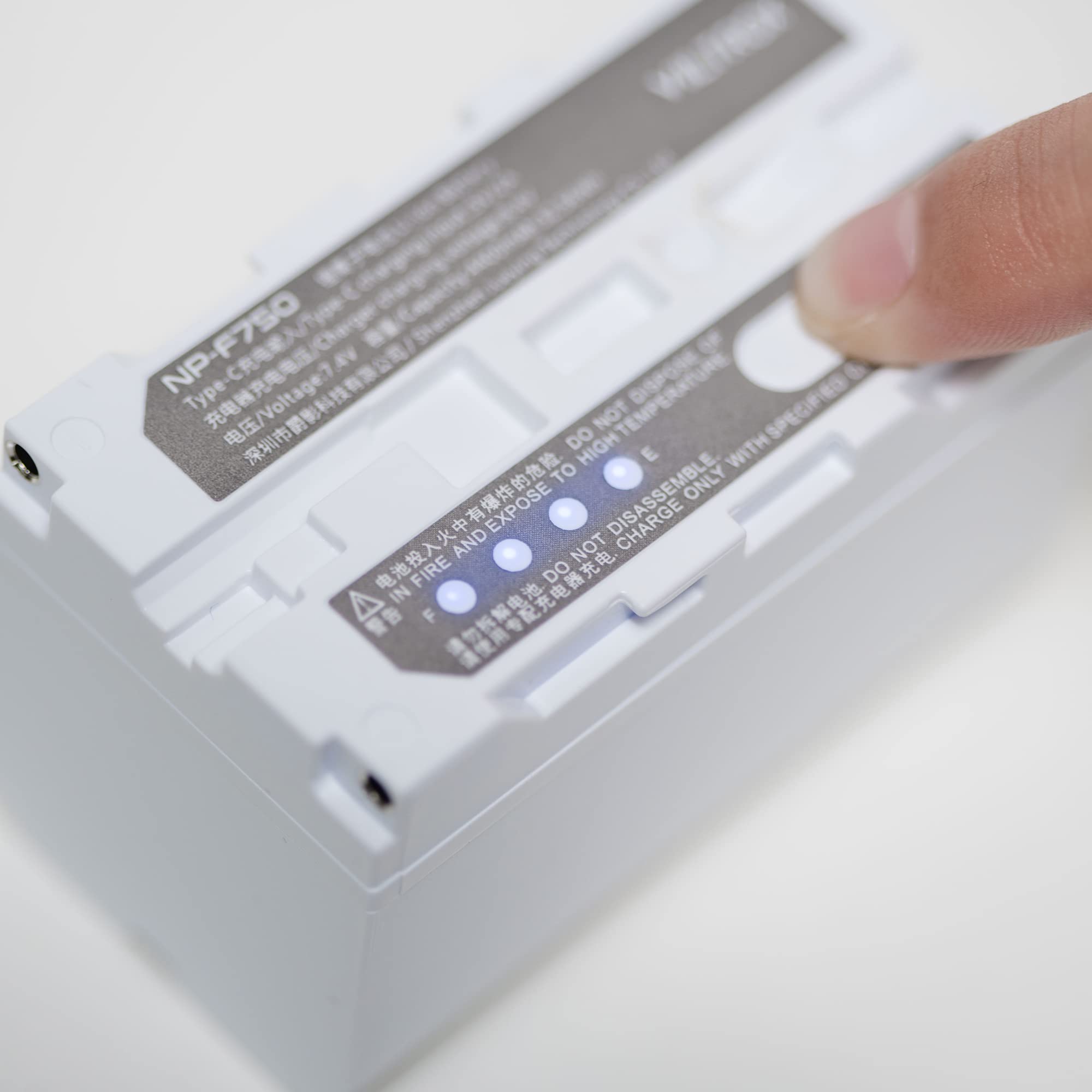 VILTROX NP-F750 Akumulator 2 sztuki 4400mAh Zastępcza bateria do F550 F570 F770 F750 F970 F960 F950 F330, akumulator do ponownego naładowania, kompatybilny z Godox VILTROX Neewer LED Videolicht/Kamera