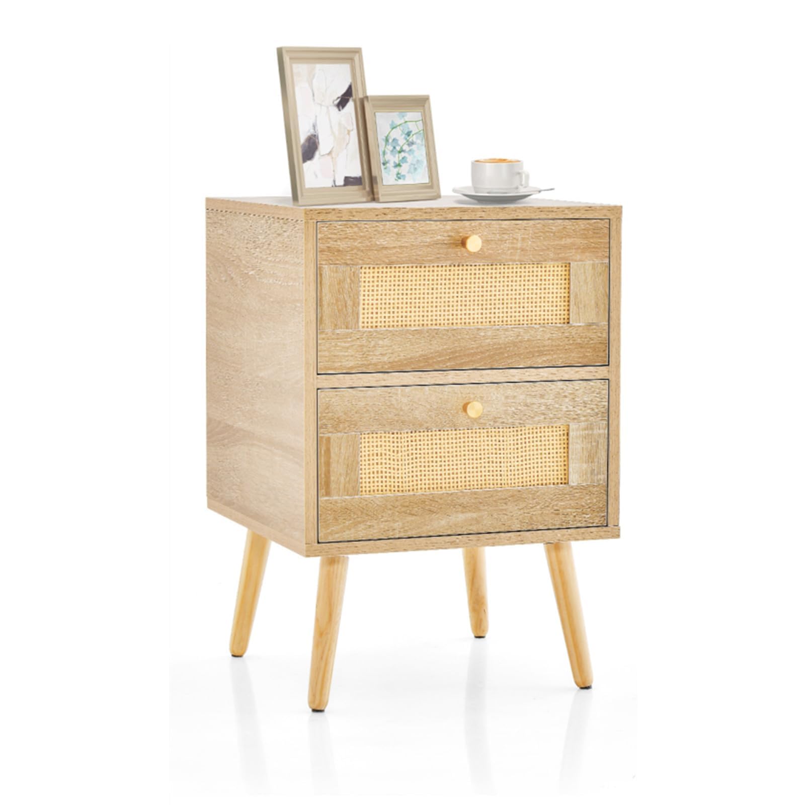 GIANTEX Comodino, Tavolo da Notte con 2 Cassetti Scorrevoli e Decorazione Rustica in Rattan, Piano Spazioso, Bottoni Dorati Eleganti e Cuscinetti di Protezione per Piedi, Naturale (1)