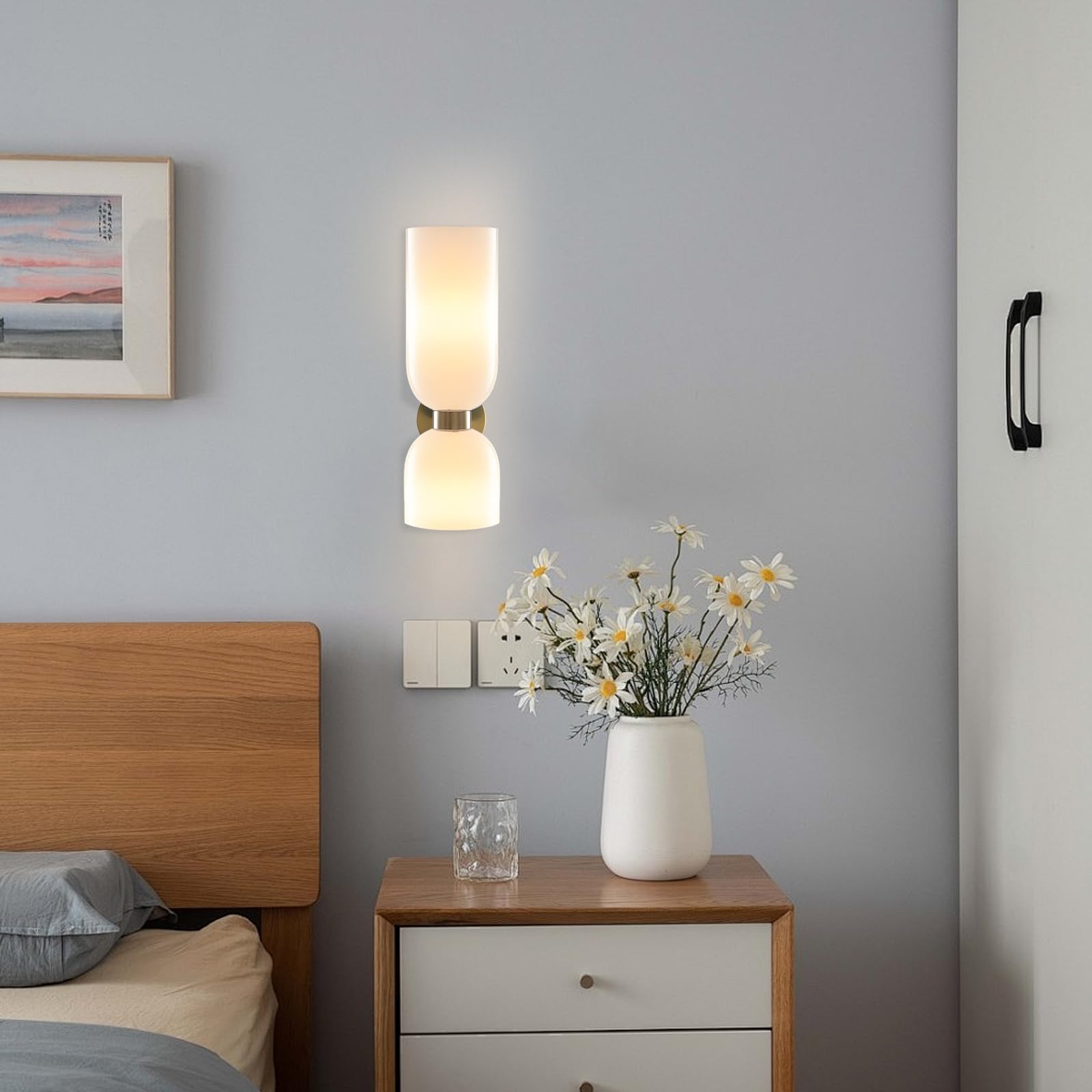 Moderne 2-Flammige Wandleuchte Gold, Elegante Glass Wandlampe, E14 Innenbeleuchtung für Schlafzimmer, Bad & Wohnzimmer (Milchweiß)