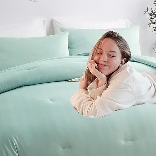 Miniatura 2 de Juego de edredón verde tamaño Queen, juego de cama súper suave de 4 piezas con 1 edredón de malvavisco, 2 fundas de almohada y 1 sábana bajera,