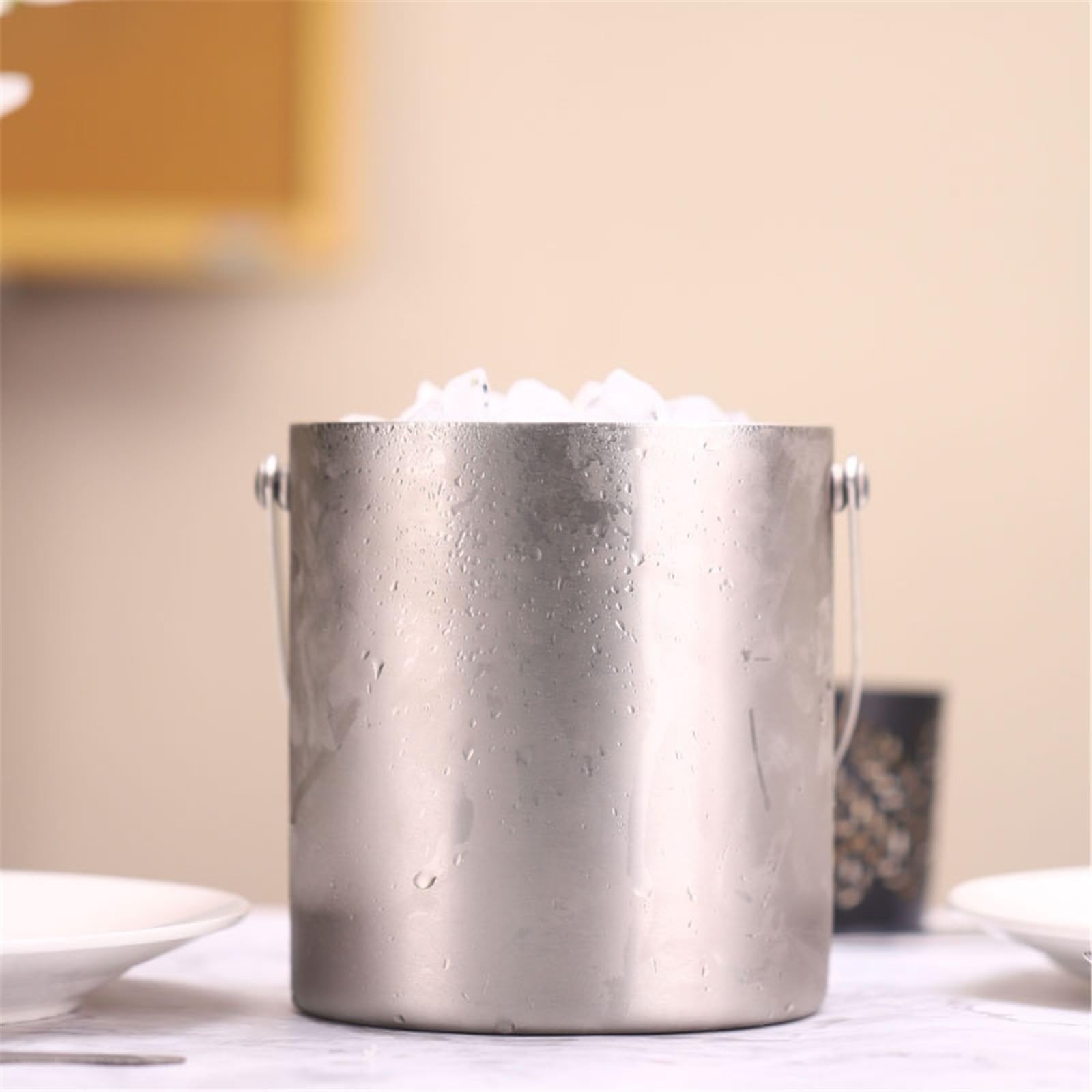 Cubo de hielo de acero inoxidable con asa y tapa, ideal para fiestas, eventos y entretenimiento, duradero, fácil de limpiar, diseño portátil