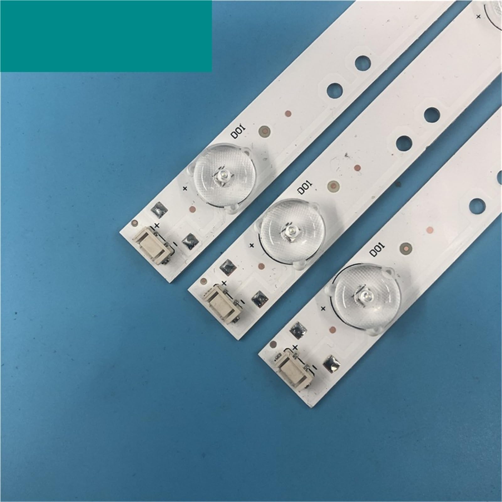 1 Set = 3 Pezzi 8 Strisce di retroilluminazione LED TV LED 32'' 3X8 32E350E 32E320W 32E310C 5800-W32003-1P50 606mm