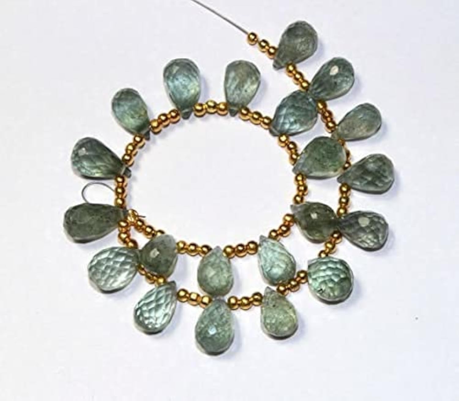 Aigue-marine mousse en gouttes pour créer vos boucles d'oreilles bohèmes et colliers d'été