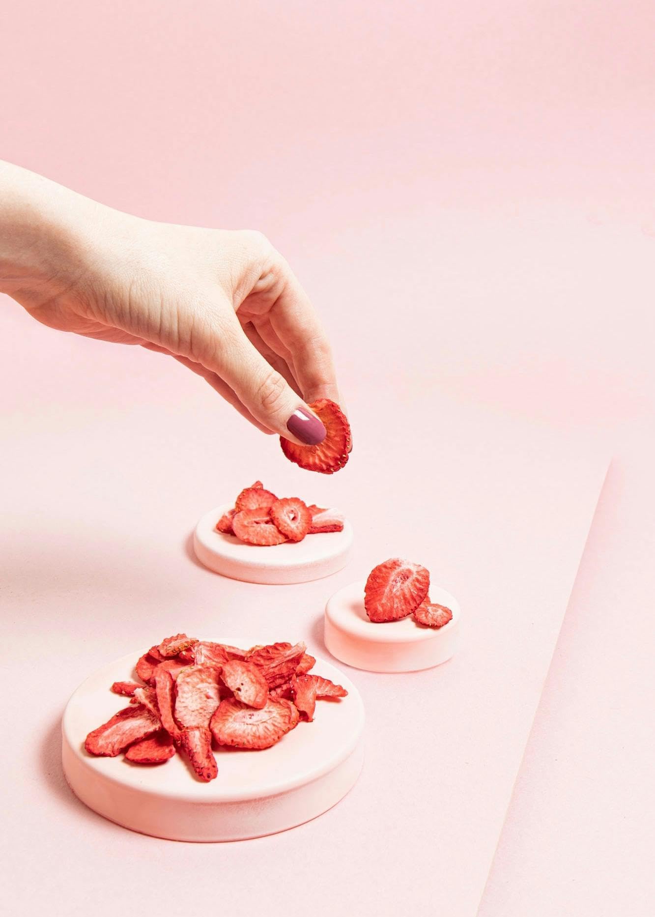 KoRo - Fragole liofilizzate a fettine 2 x 350 g - 100% fragole liofilizzate senza conservanti, ideali come snack di frutta e in muesli e dolci, gusto naturale