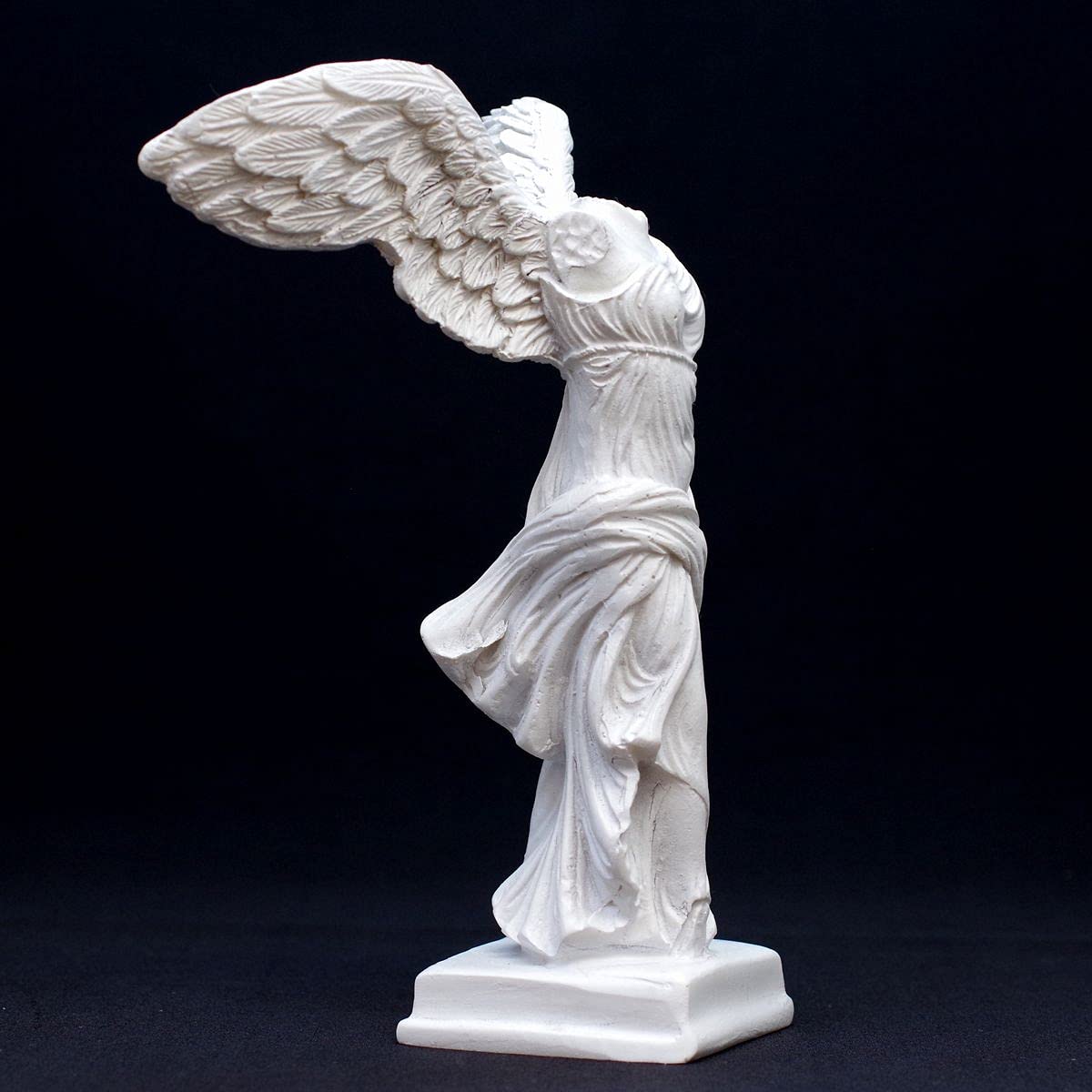 Amazon.co.jp: サモトラケのニケ 石膏像風 フィギュア ルーブル