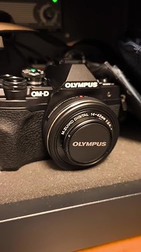 OLYMPUS OM-D E-M10 ミラーレス一眼 シルバー/ブラック Amazon | OLYMPUS ミラーレス一眼カメラ OM-D E-M10 MarkIVボディー