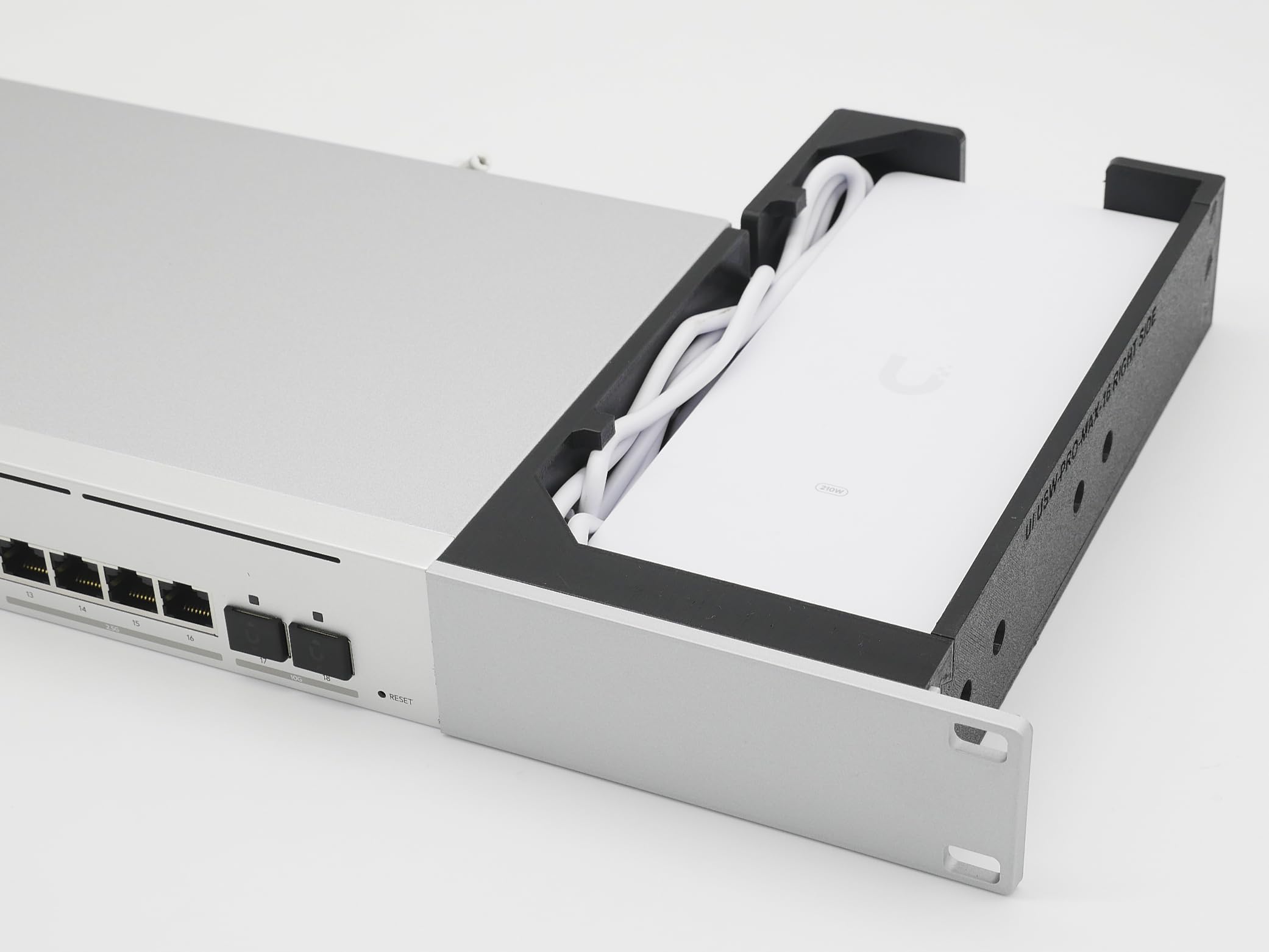 Ubiquiti Rack Mount USW-PRO-MAX-16 19inch 1U Injection Molded Front Panel Silvergrey