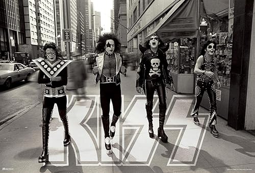 KISS - Póster laminado  Foto en la acera de la ciudad de Nueva York  Mercancía de música de metal pesado  Retro Vintage de los años 70  Arte de disponible en Yaxa Colombia