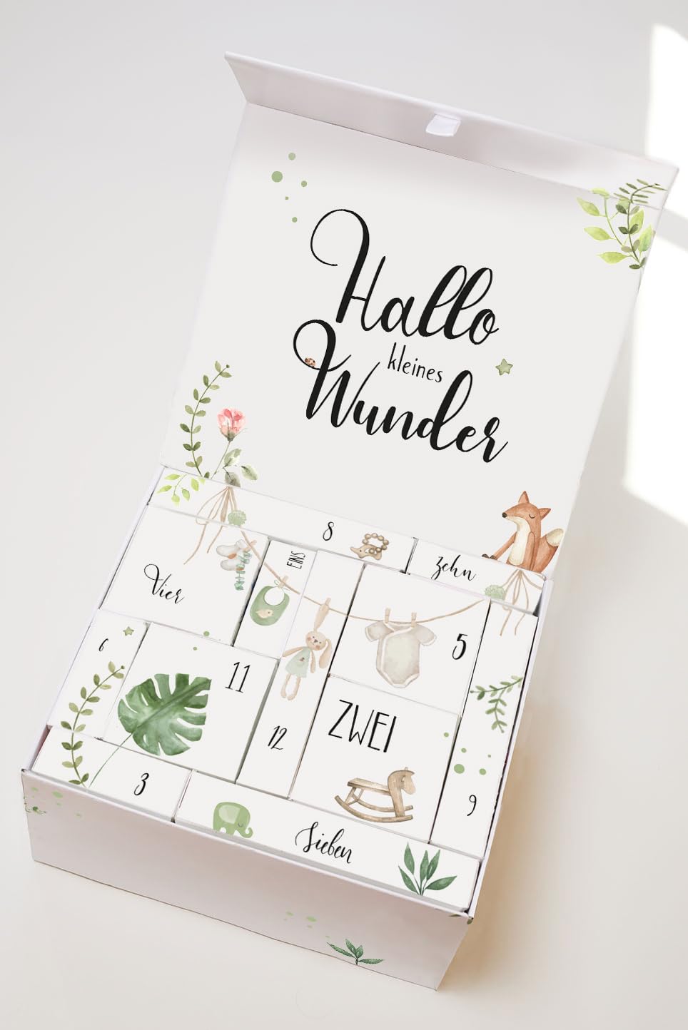 Baby Countdown Kalender – 12 Monatsgeschenke fürs erste Lebensjahr – personalisierbar – Geschenk zur Geburt oder Taufe – Erinnerungsbox für Eltern (Ohne Personalisierung)