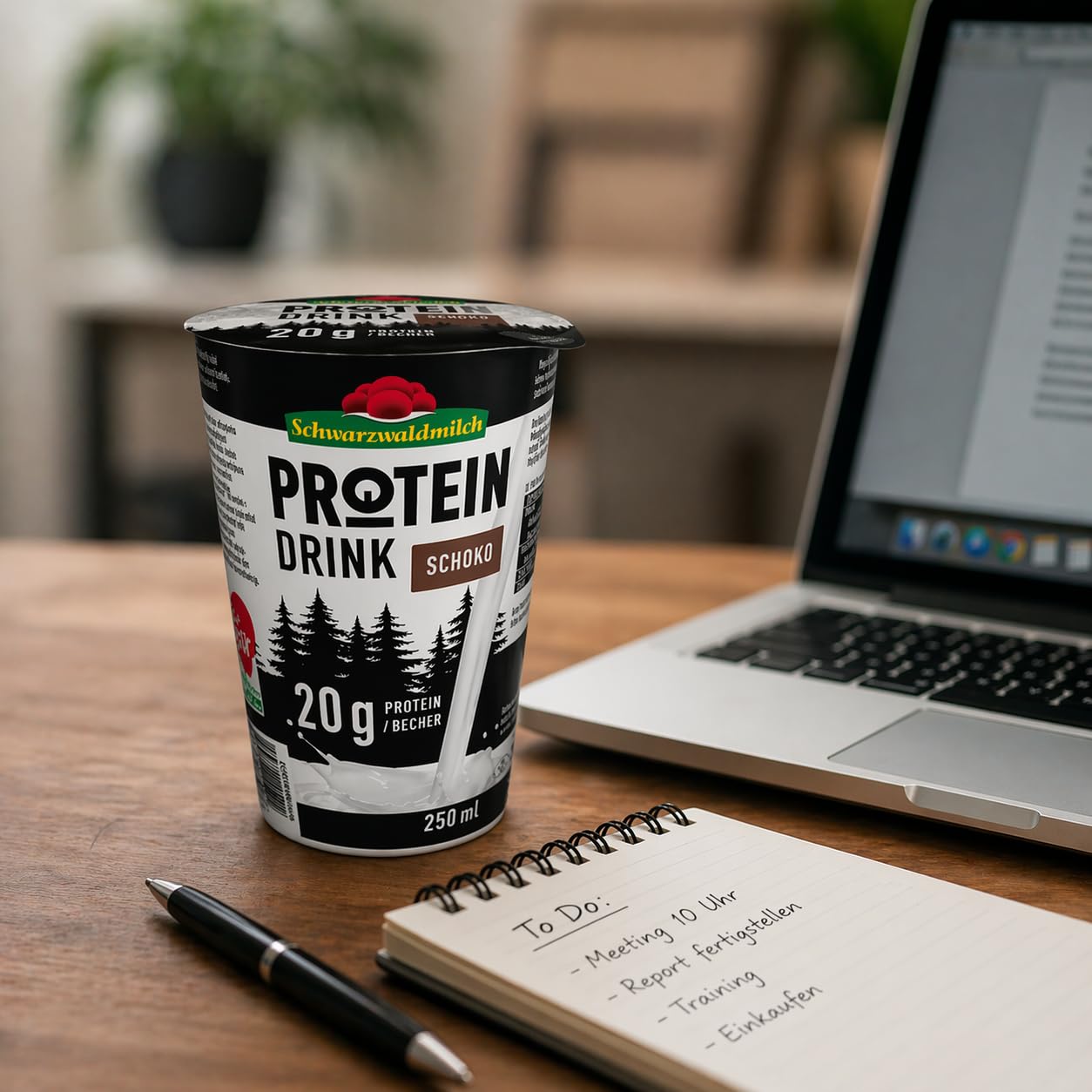 Schwarzwaldmilch Protein Schoko Drink 0,3% Fett - 10 x 250 ml Becher, High Protein Schokoladengetränk, laktosefrei, fettarm, trinkfertig To Go