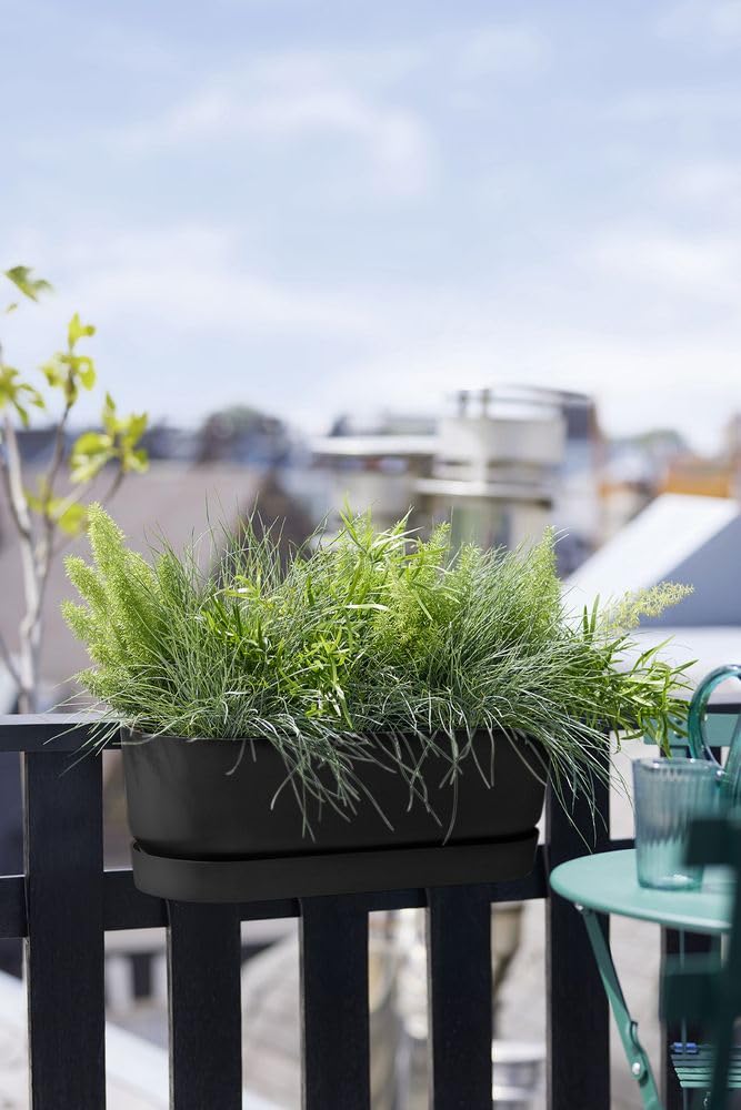 elho Greenville Easy Balcony 52 Blumentopf Balkon - Übertopf für Balkon - 100% recyceltes Plastik - Ø 52.0 x H 19.4 cm - Living Schwarz | L 21.2 x B 52 x H 19.4 cm | Integrierter Untersetzer | 100% recyceltes Plastik