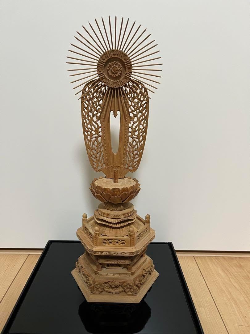 白檀目入り阿弥陀 阿弥陀如来 立像 高さ32cm 白檀製 木彫り 仏像 : 仏像と縁起物の専門店 彫刻・オブジェ