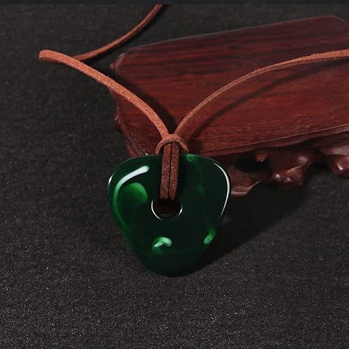 Miniatura 6 de Caiyao Collar de piedra verde con llave de Coraline - Disfraz de Coraline para Halloween llavero negro con botón colgante cadena de suéter para