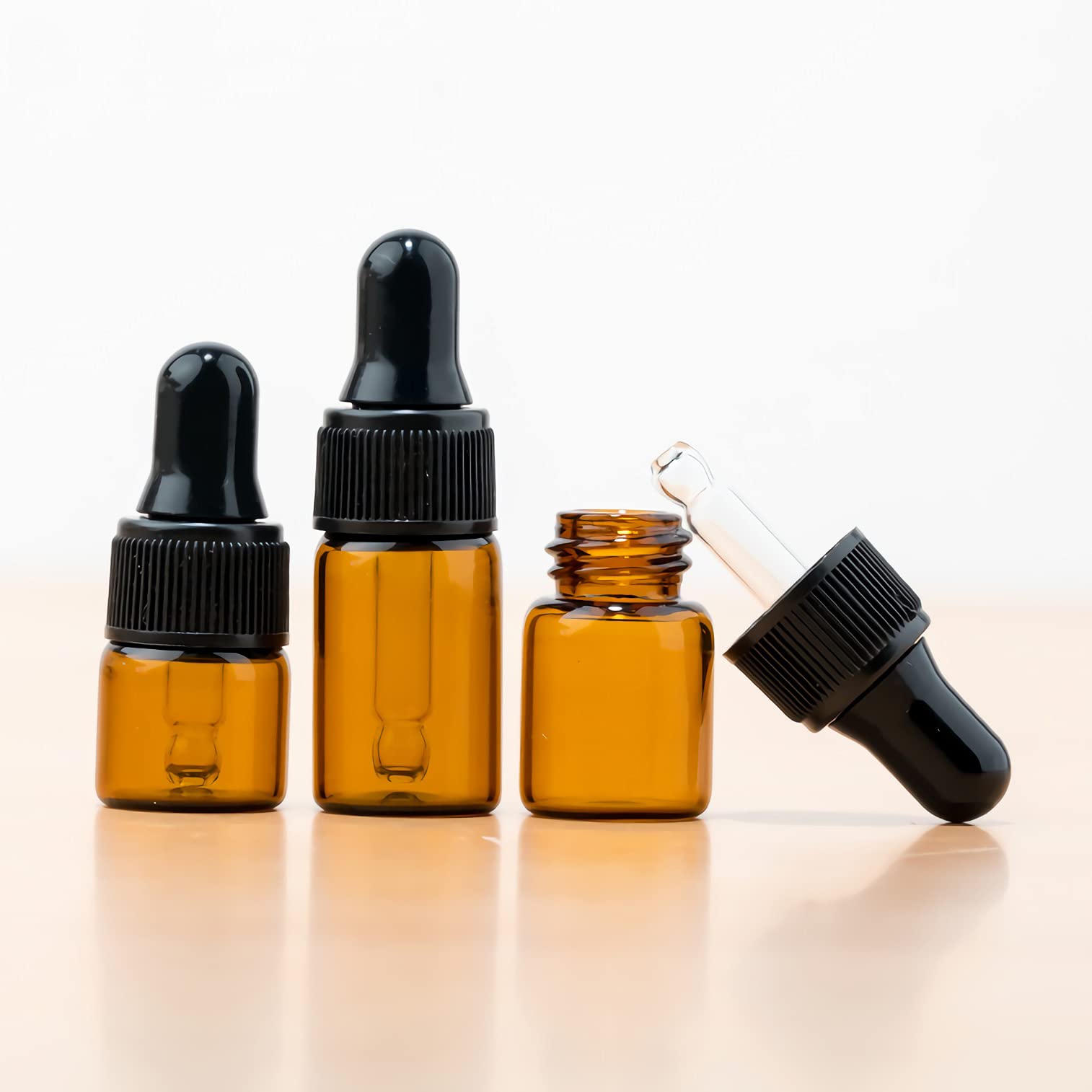 Sprühflasche aus Kunststoff, 100 Stück, 1 ml, Mini-Tropfer aus Braunglas mit Glaspipetten für ätherische Öle, Aromatherapie-Mischungen, Parfüm, Schönheitswerkzeuge, Kosm