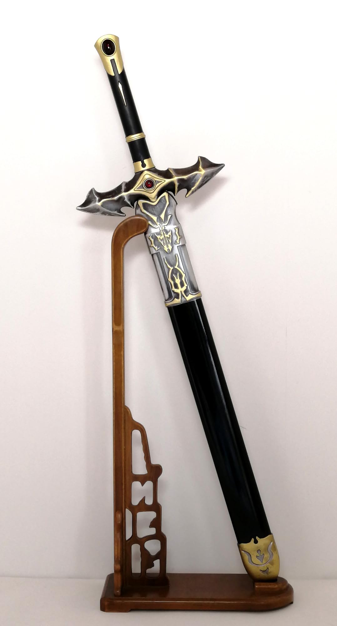 Amazon.co.jp: 模造刀剣 鞘付き ソウルクラッシュ PU製 鞘入り104