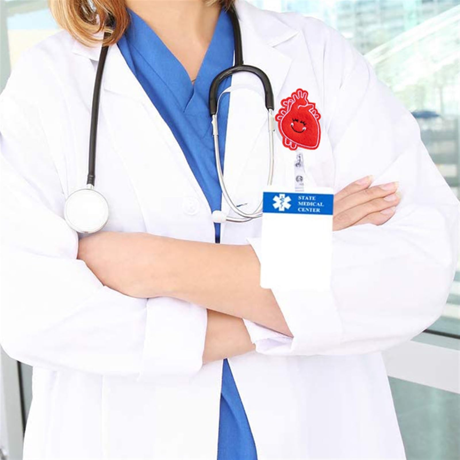 VONCYKI - Enrouleur De Badge Rétractable | Pour Professionnels De Santé, étudiants | Clip Poche, Cordon | Blanc