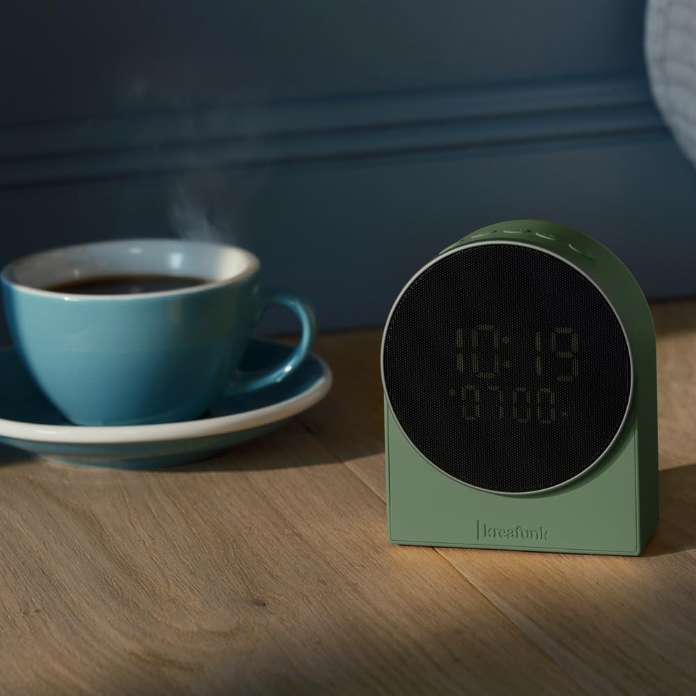 KREAFUNK Ivy - Sveglia luminosa con Bluetooth, senza fili, impermeabile, luce sveglia progressiva, 6 suoni, LED regolabile, batteria a lunga durata, USB-C (Nordic Green)