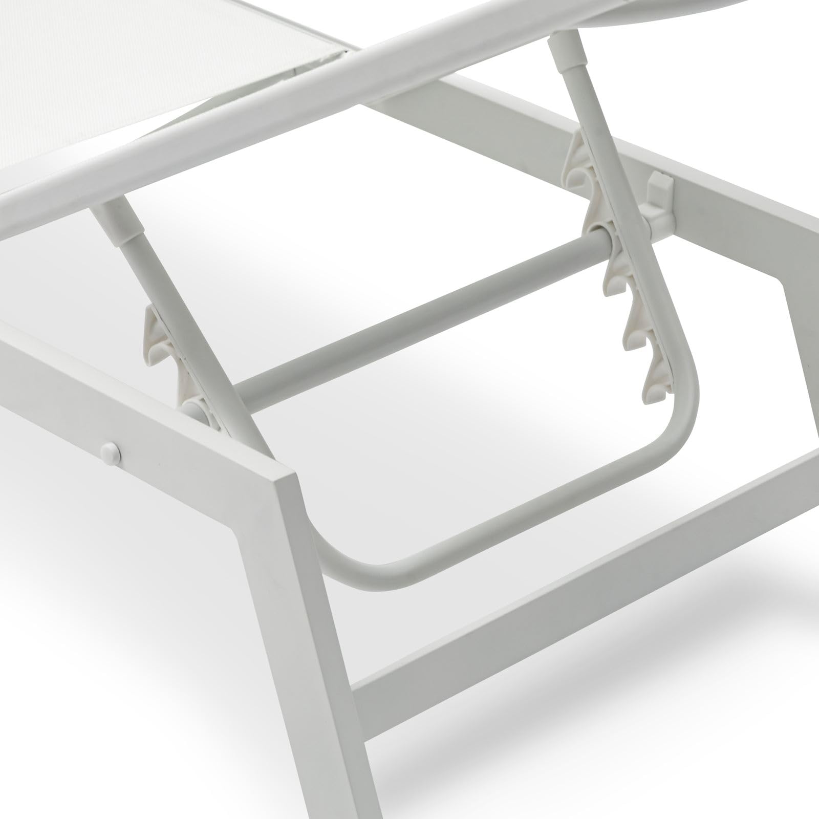 IDIMEX Gartenliege ESPIRITU höhenverstellbar, cremeweiß– Sonnenliege mit verstellbarem Kopfteil aus Aluminium und UV-beständigem Textilene, für Terrasse Balkon Garten Outdoor Relaxliege