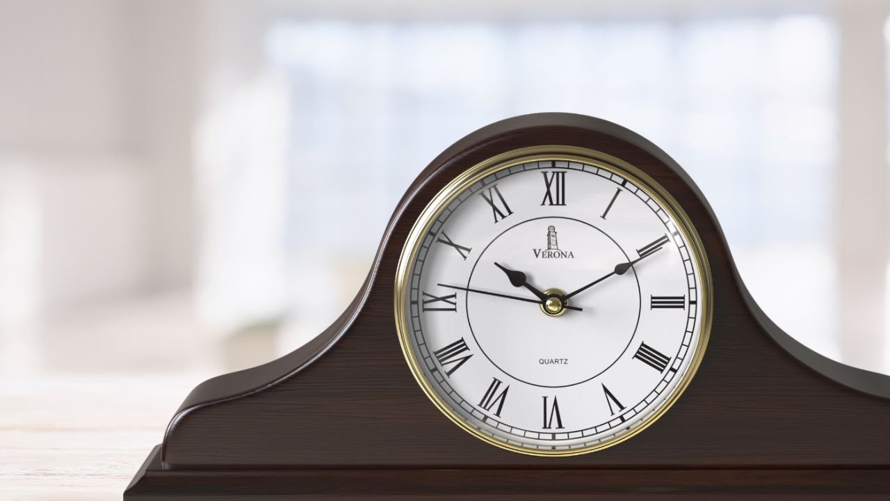 Amazon.com: Mantel Clock Battery Operated - Wooden, Rustic Teal