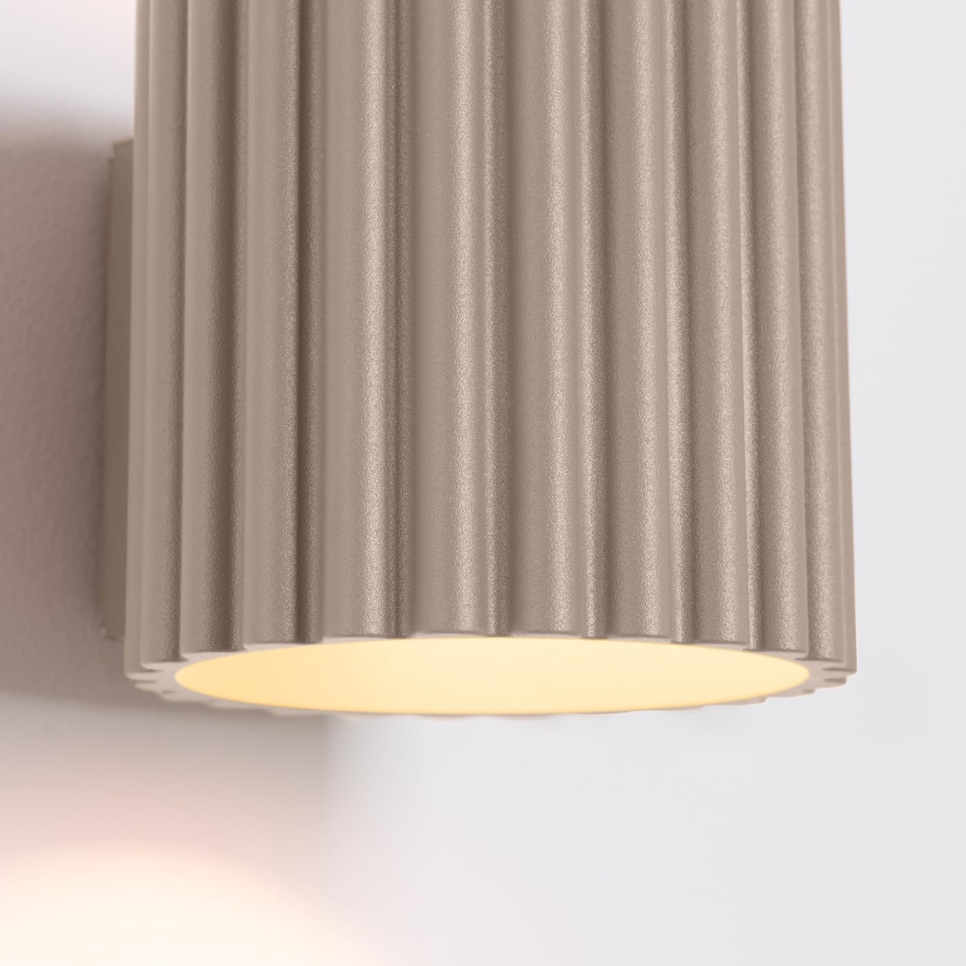 SOLLUX lighting Wandleuchte Innen - Wandlampe Aluminium - 1 Flammig - LED Lampe Glühbirne - Taupe Aura