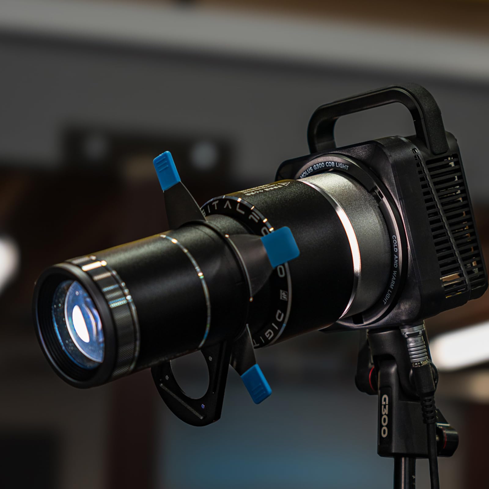 Optischer Snoot für Bowens Mount Light, Optisches Projektion Snoot Kit für Spotlight/COB Light, kompatibel mit Aputure Amaran 60D/XS/100X/D 200D/X Storm 400x, für Godox SL60,4 Farbfiltern & 39 Gobos