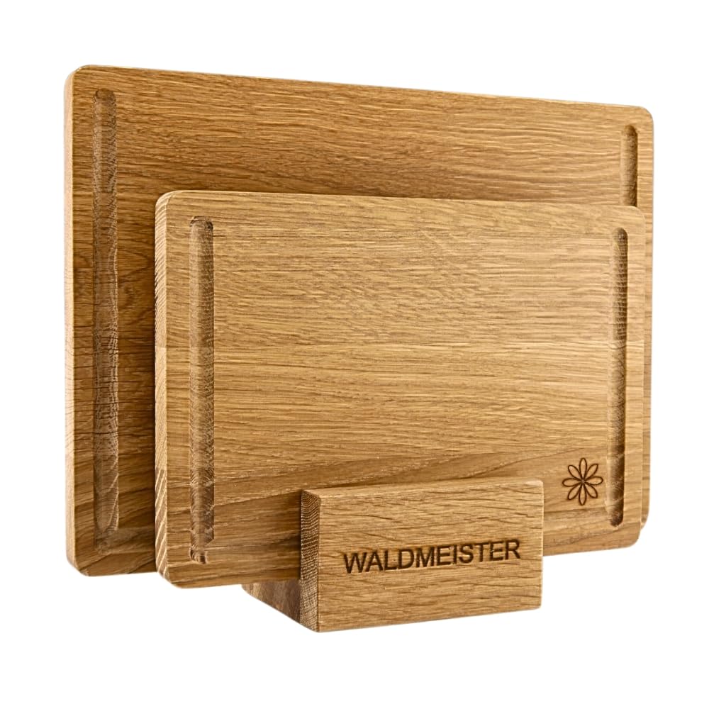 Waldmeister Schneidebrett 2er Set aus massiver Eiche (33x24/26x18cm) - Eichenbrett mit Saftrille - Holzbrettset mit passender Halterung - perfekt für deine Küche