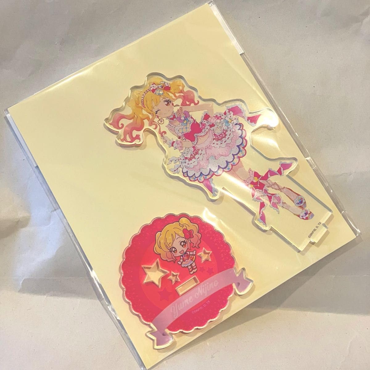 虹野ゆめ　アクリルバッジスタンドキーホルダー Amazon.co.jp: アイカツ オフィシャルストア アクリルバッジ