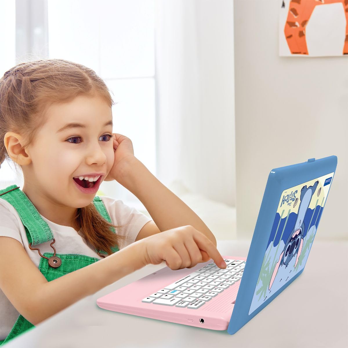 Lexibook, Disney Stitch JC601Di3LXB - Laptop educativo bilingue, 164 attività di apprendimento, inglese e tedesco, metodo di apprendimento, giocattolo educativo per bambini, rosa e blu