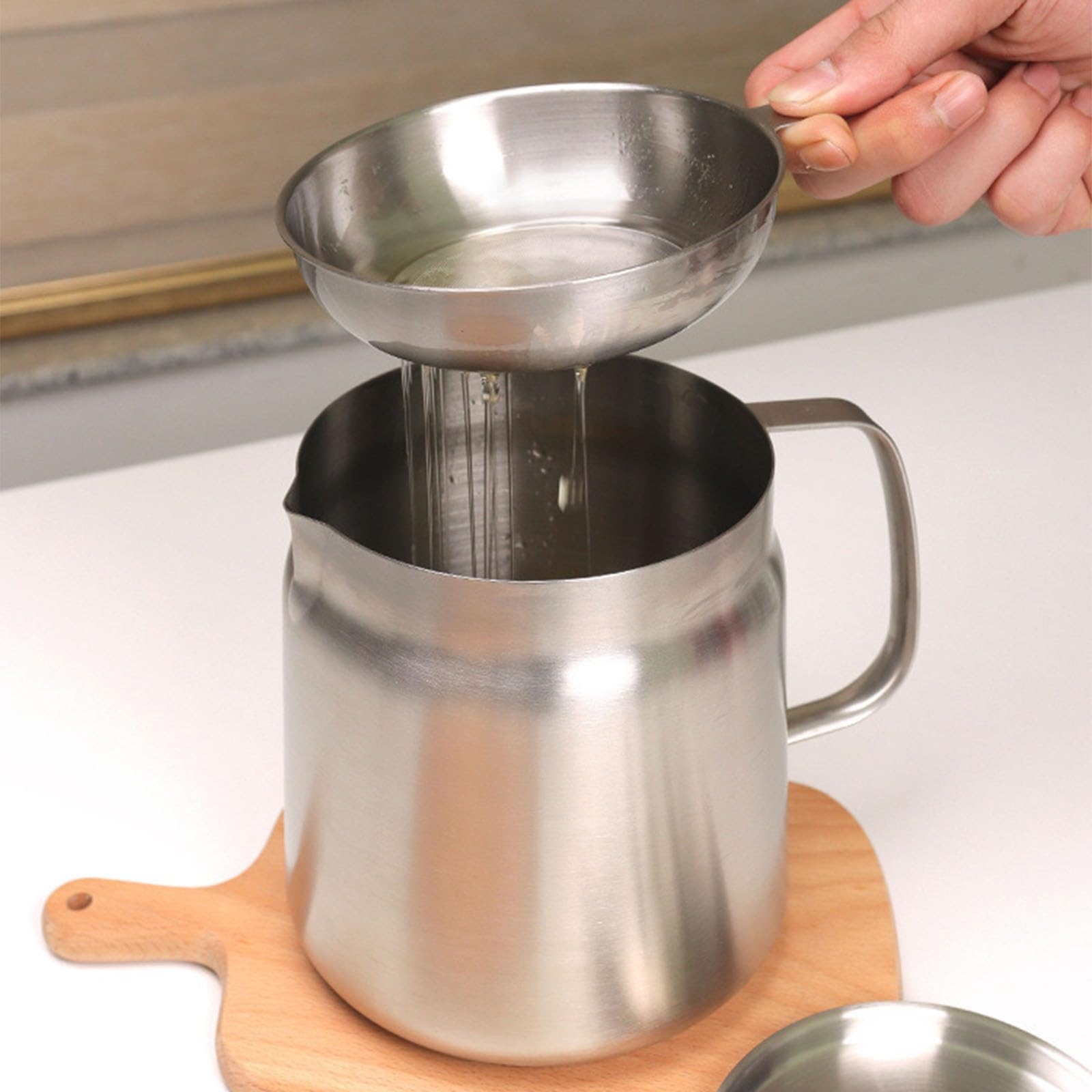 Olla de filtro de aceite de acero inoxidable con colador para cocina, acero inoxidable 304, gran capacidad, versátil freidora de aceite y vaso de filtro (1,5 L)