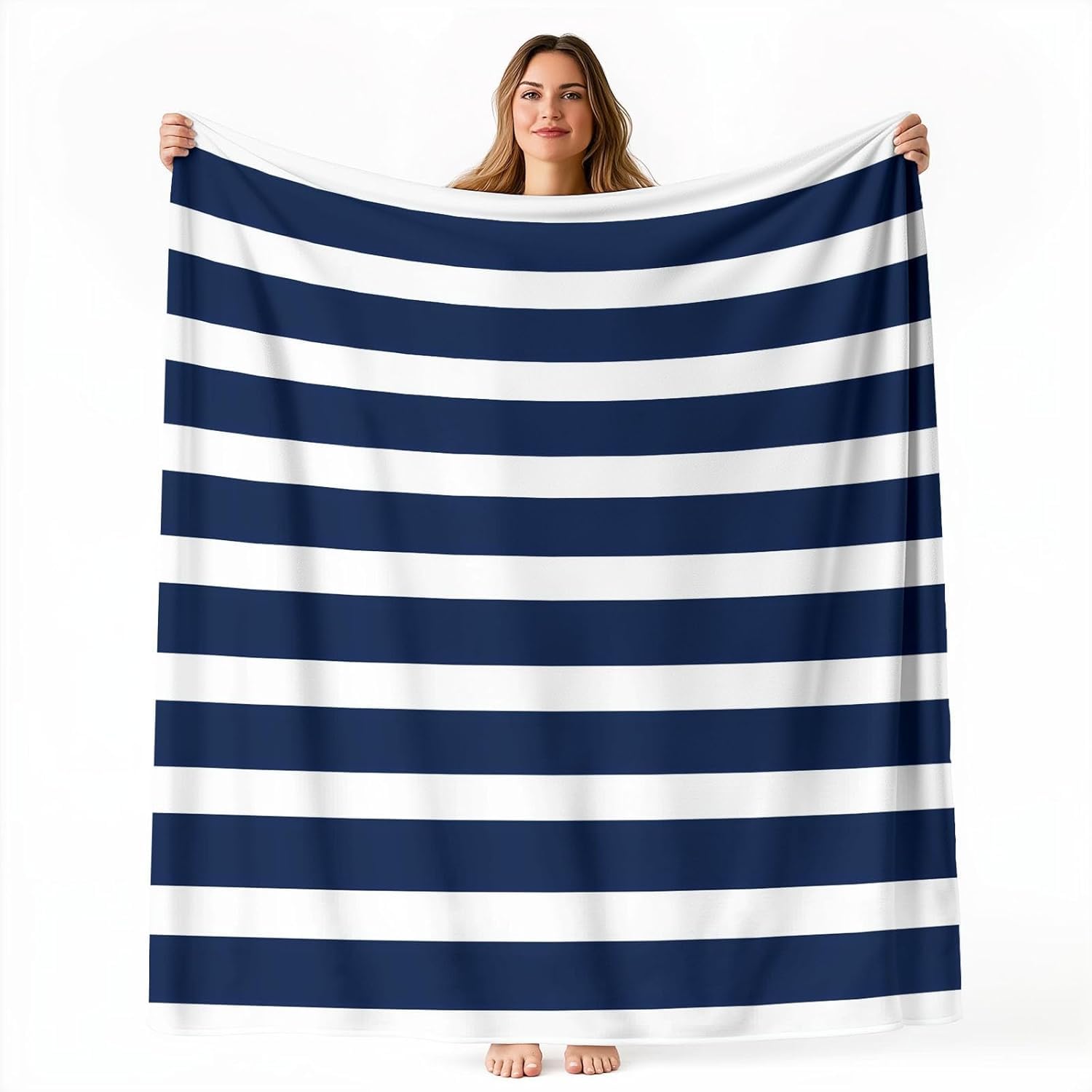 Couverture polaire bleu marine style 3D pour des soirées cocooning chaleureuses sur le canapé