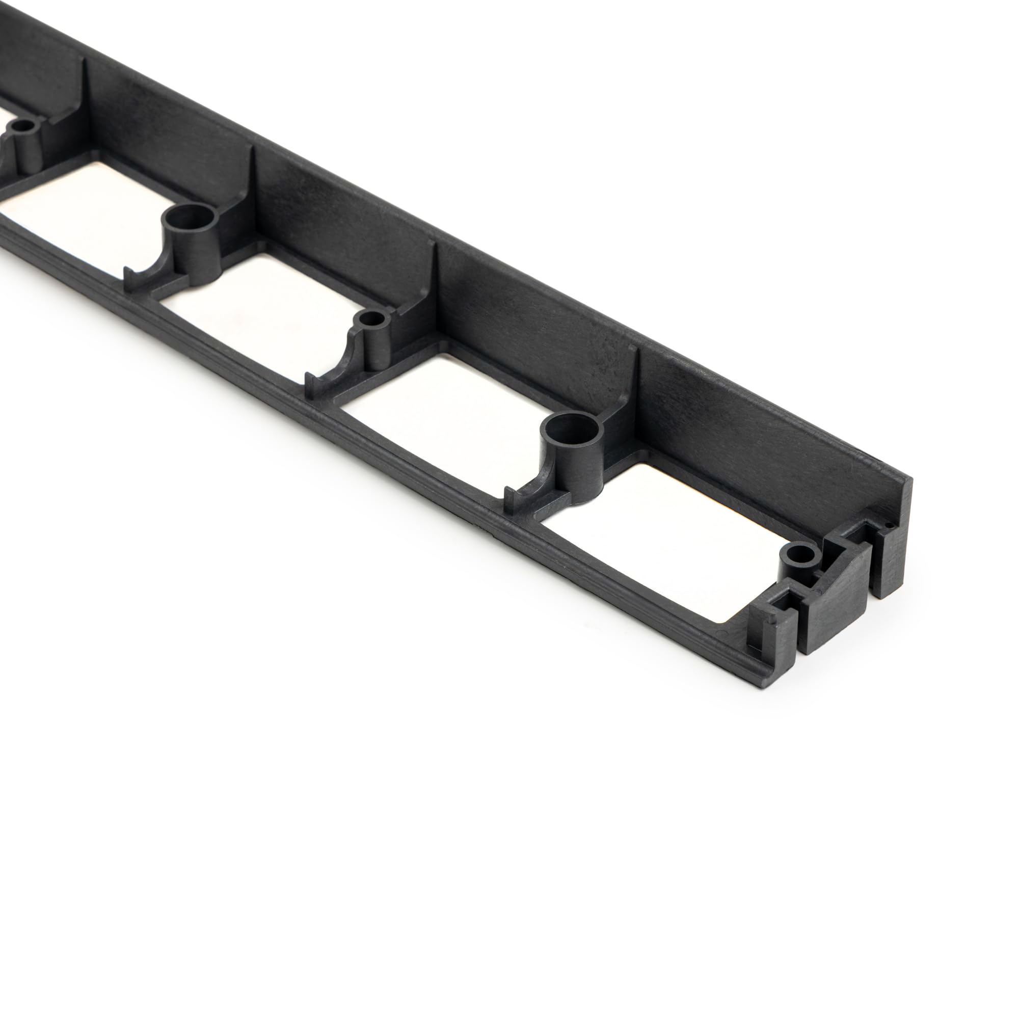 bepco Rasenkante - Pflasterkante 10er Set (LxH: 100 x 4,5 cm) - Flexible & Robustes Gartenabgrenzung für Rasen, Beet und Pflaster aus recyceltem Kunststoff, mit 30x Stahl-Erdanker (verzinkt)
