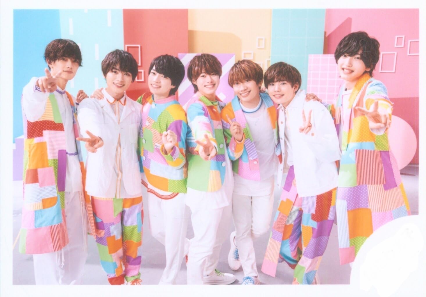 Amazon.co.jp: なにわ男子 公式生写真 初心LOVE MV & ジャケ写撮影オフ