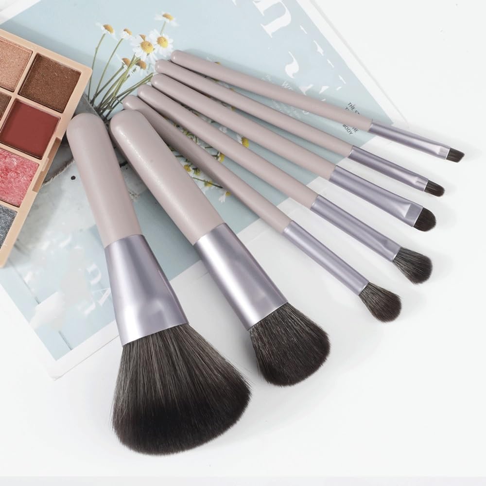 Set di 7 Pennelli per Il Trucco per Principianti: Pennello Morbido per Il Trucco, Pennello per Ombretto, Pennello per Cipria E Fard, Strumenti di Bellezza.