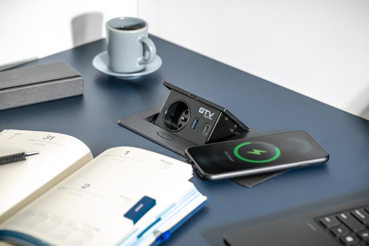 GTV Gniazdo meblowe AVARO Plus, ładowarka indukcyjna 5 W, USB-A i USB-C, kompaktowa konstrukcja, kolory: biały, czarny, aluminium, idealne do domowego biura i komercji