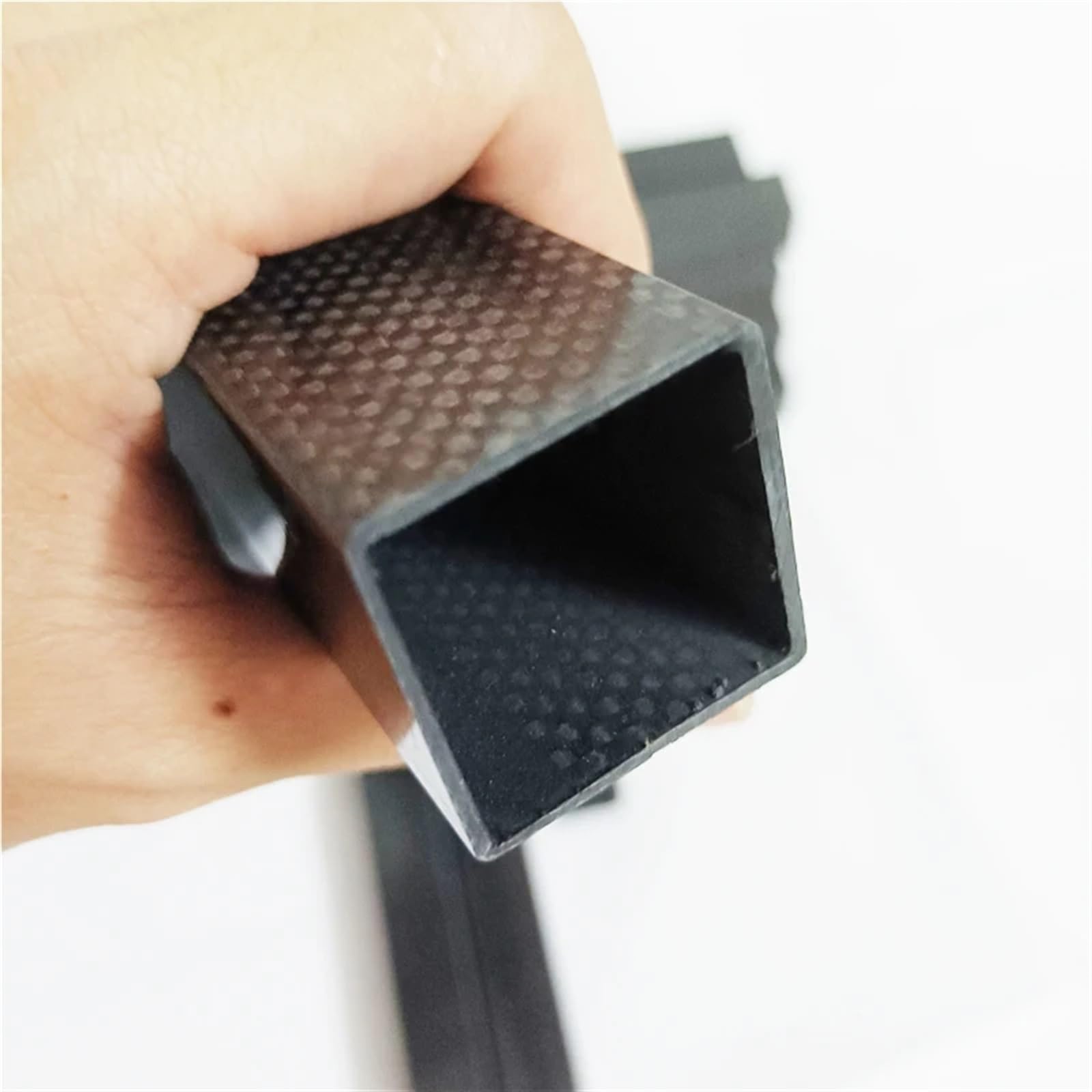 High Strength 3K Full Carbon Fiber Square Tube OD 10mm 15mm 20mm 22mm 25mm 30mm Plain Glossy Surface 250mm 300mm 500mm 600mm 3K Carbon Fiber Square(1PC 20X20X18MM 600MM)
