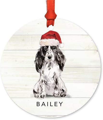 Andaz Press Adorno de Navidad de metal personalizado para perro, perro y mascota, cocker spaniel con sombrero de Papá Noel, 1 paquete, incluye cinta