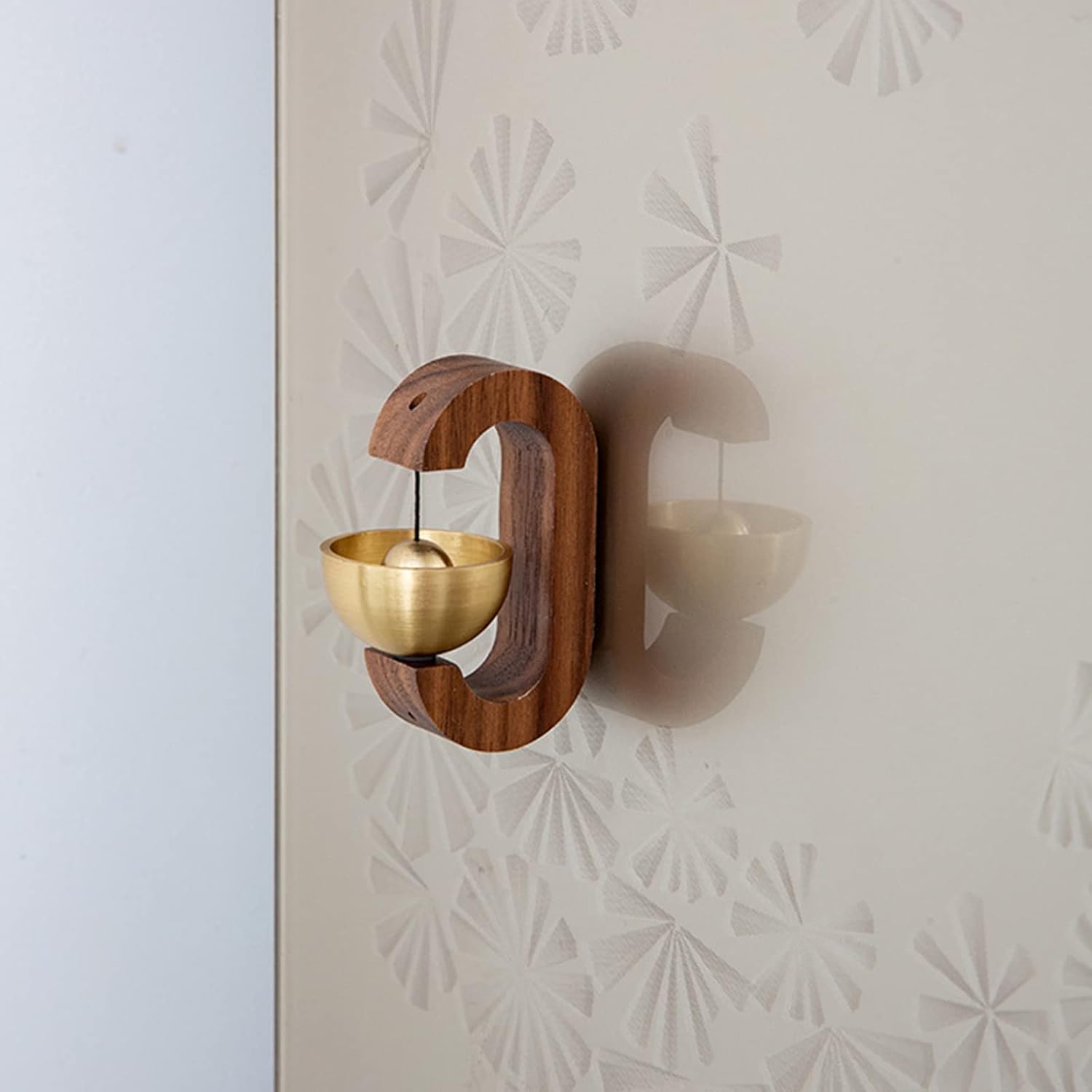 Suction-Door Wind Chimes, Magnetic Shopkeepers Bell for Door Opening Golden Silk Wood Doorbell Wind Chime, Good Luck for Women Men Kids, for Valentine's Day(B)